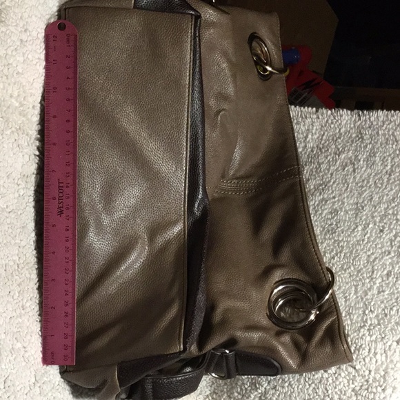 2 Toned Brown Shoulder Bag/Purse with Gold accents - Picture 6 of 8